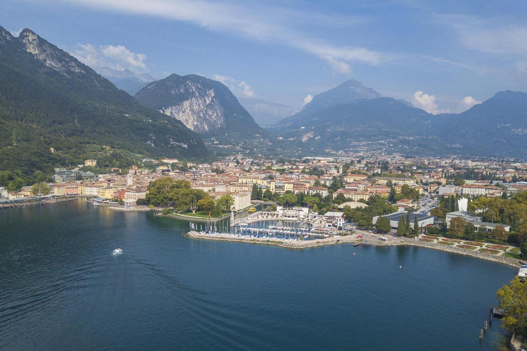 Casa Azzurra 150Mt From Lake - Happy Rentals Riva del Garda Exterior photo