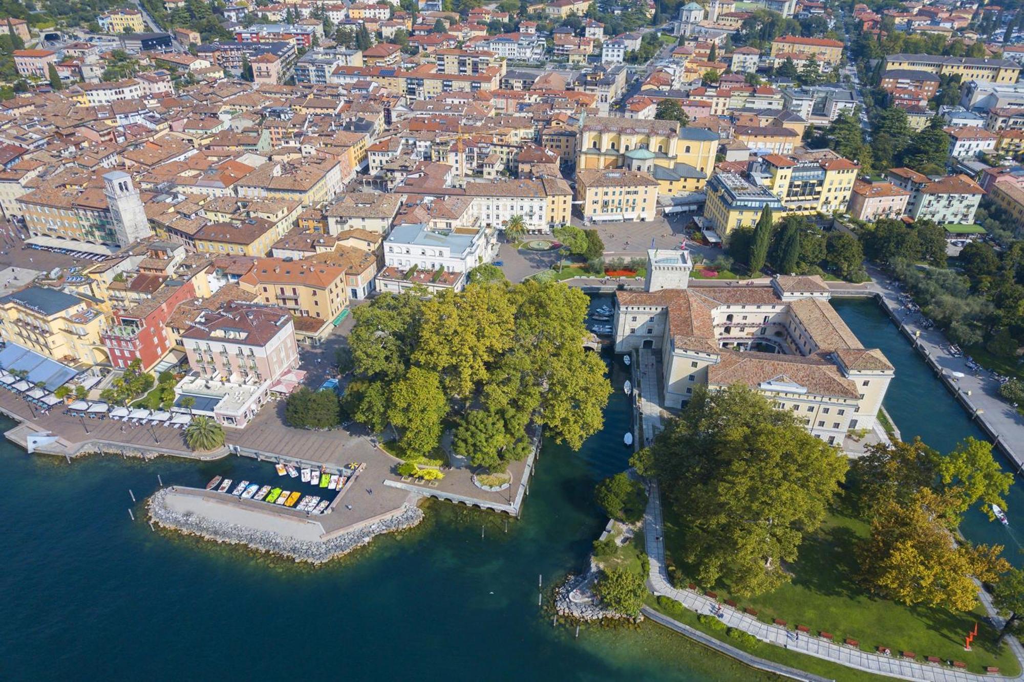 Casa Azzurra 150Mt From Lake - Happy Rentals Riva del Garda Exterior photo